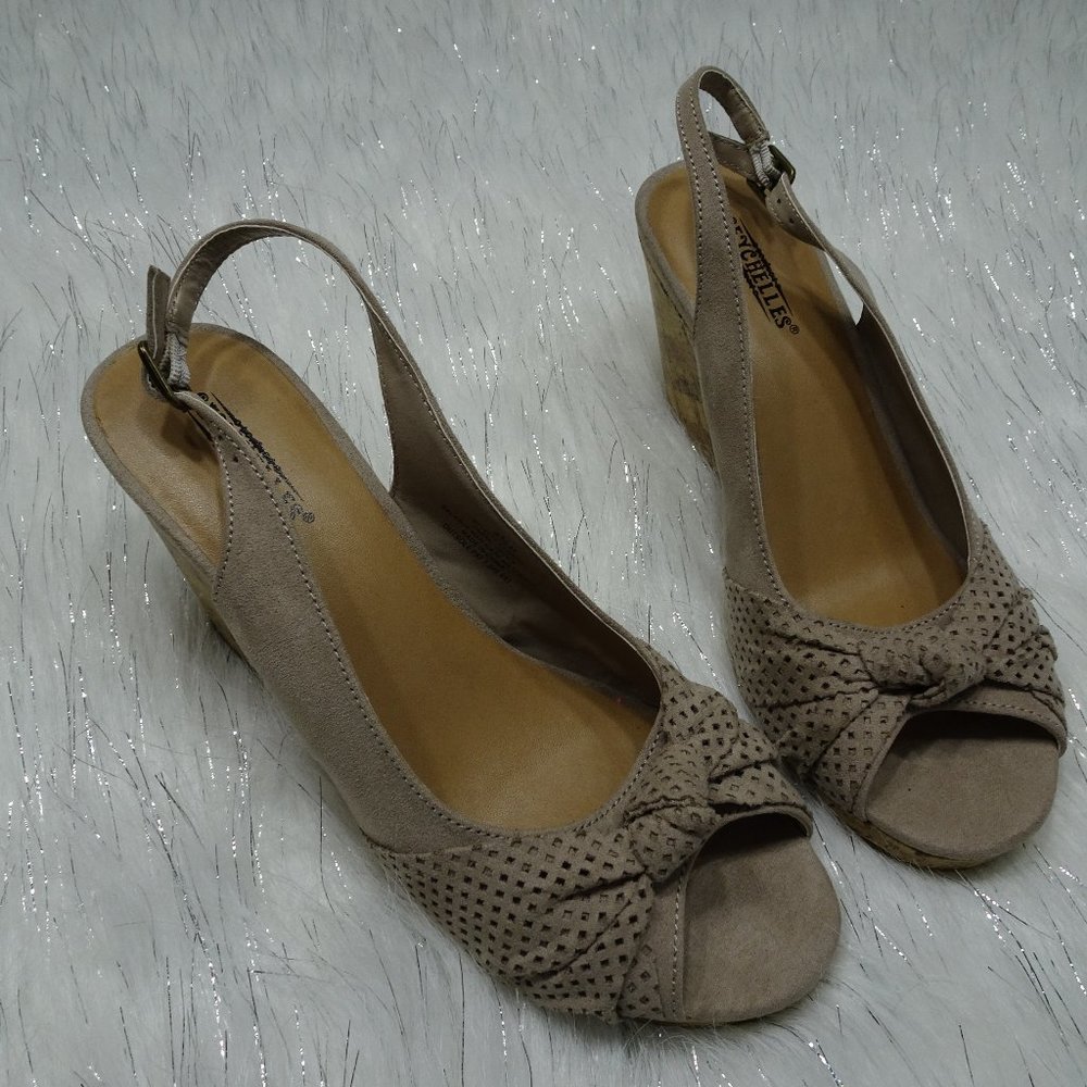 Seychelles Tan Scorpio Size 8.5M Cork Wedge